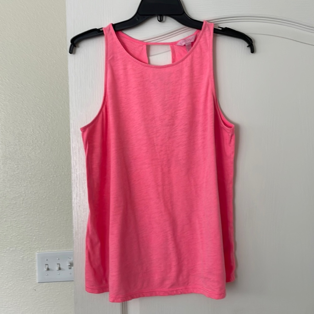 Pretty, swing top by Lilly Pulitzer!
